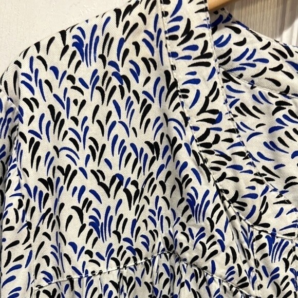 Lane Bryant V neck button down long sleeve blouse size 26/28 - Picture 5 of 9